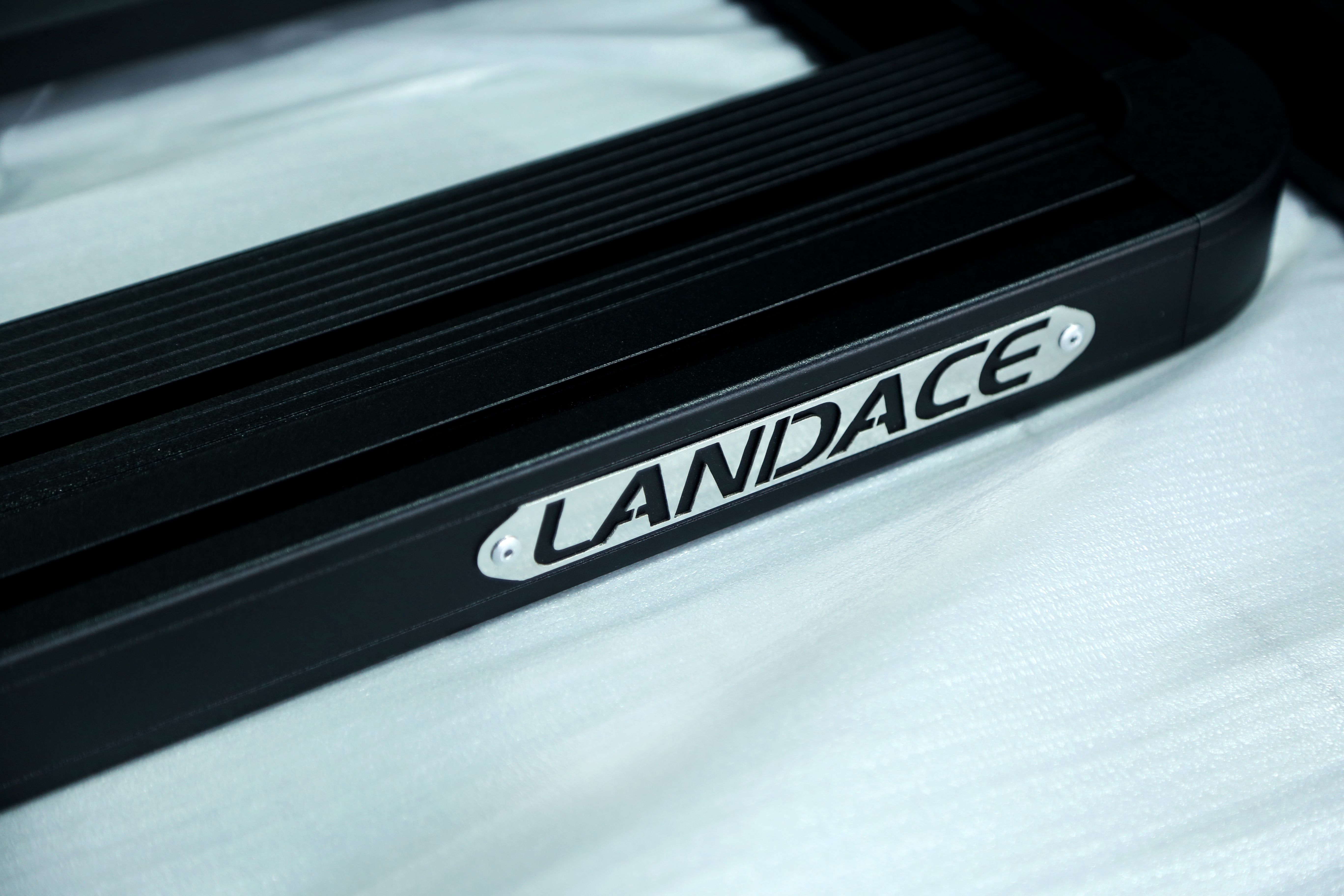 Roof Luggage Carrier for Toyota Land Cruiser LC79 1400X1320mm and Net Weight 25.6kg