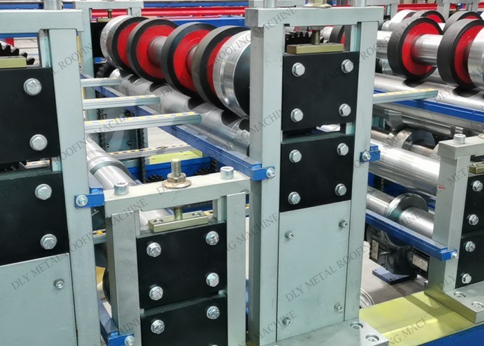 380V Metal Roofing Roll Former 1250mm Mineral Wool Sandwich Panel Machine