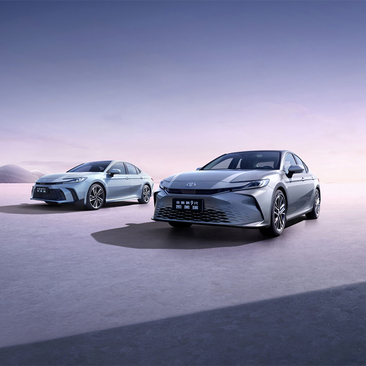 Fast Shipping and Sedan Level 2024 Toyota Camry 2.5G Petrol Cars with Customized Features