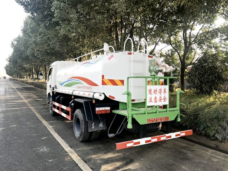 Euro 2 SINOTRUK Liquid Tanker Truck For Drinking Water 6x4 290hp 20 Ton
