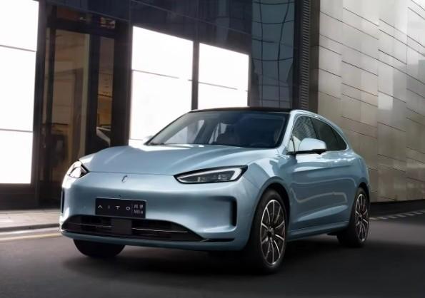 Customized Exterior Color Huanyu Auto Midsize SUV M5 Phev All Wheel Drive Smart