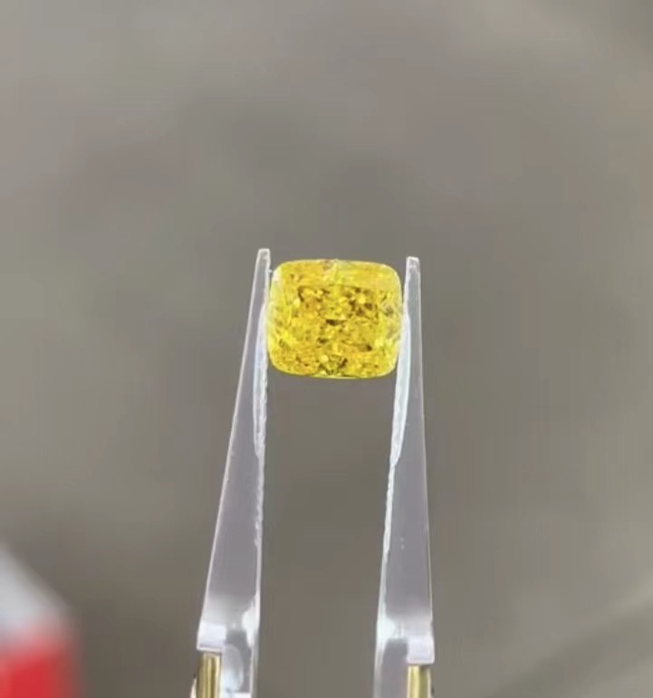 Cushion Loose Diamond HPHT Lab Grown Yellow Diamond Synthetic Diamond Grit