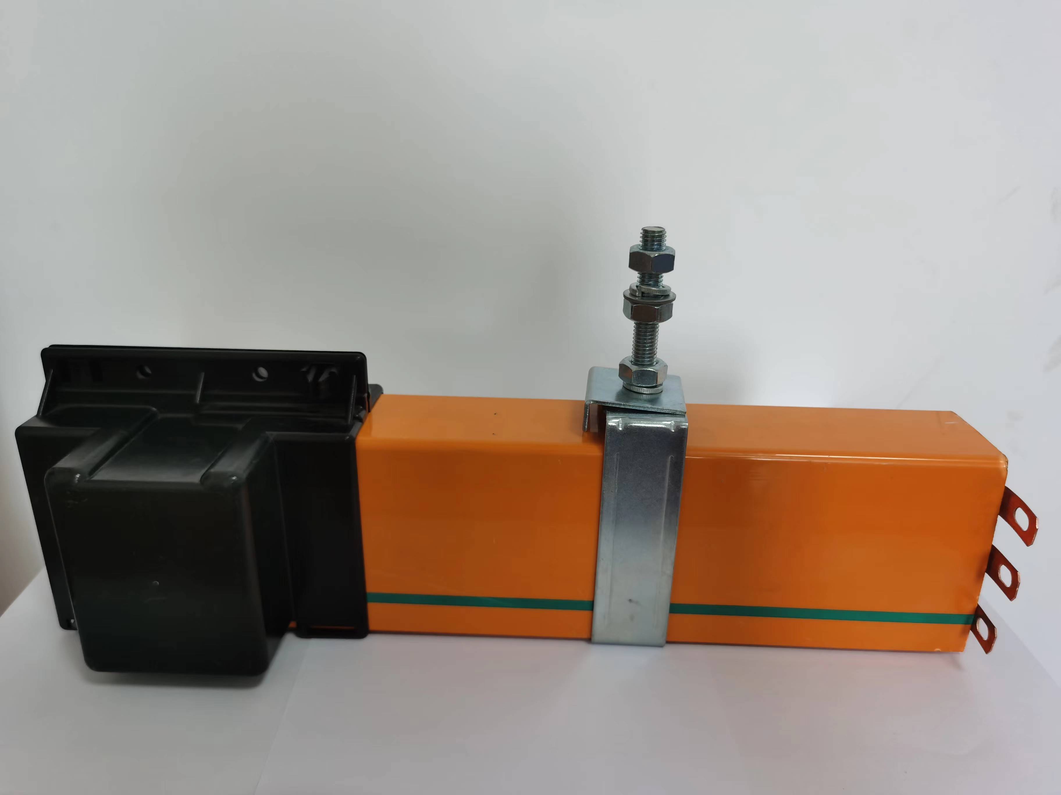 Power Rail Enclosed Conductor Systems Rail HFP52 x 4.5m Green