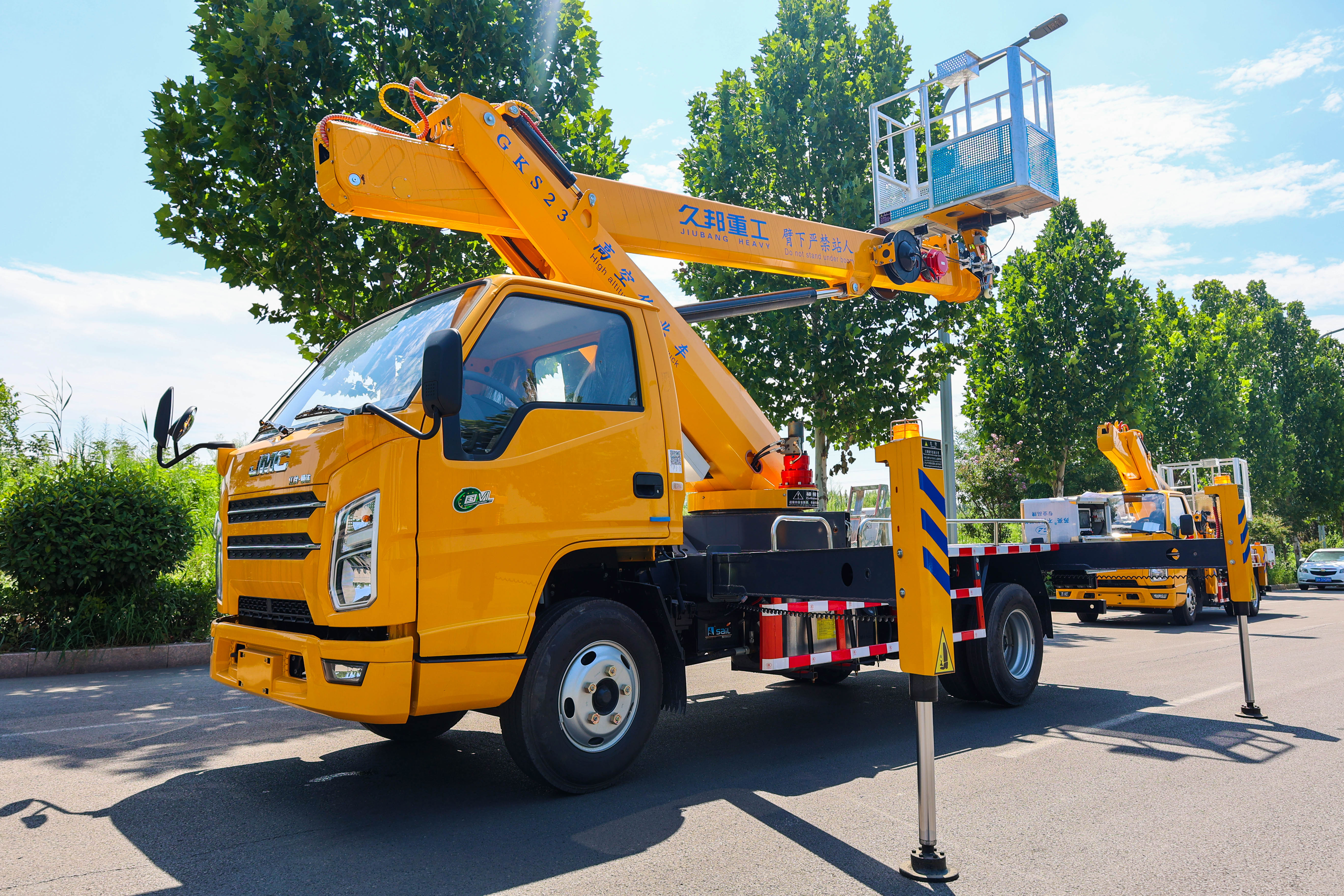 23m 27m 28m 30.5m customized telescopic boom man lift aerial work platform truck