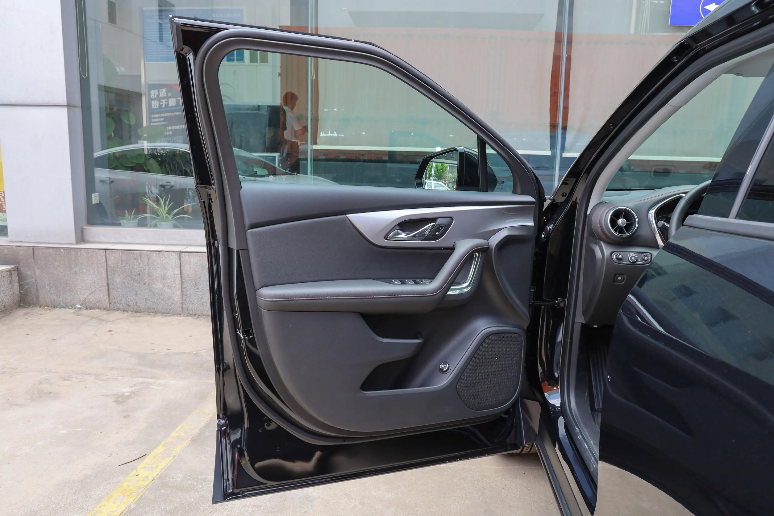 Chevrolet Blazer Midsize and Large SUV High Speed Electric Driver's Seat Adjustment 80-120L Fuel Tank Capacity Used Car