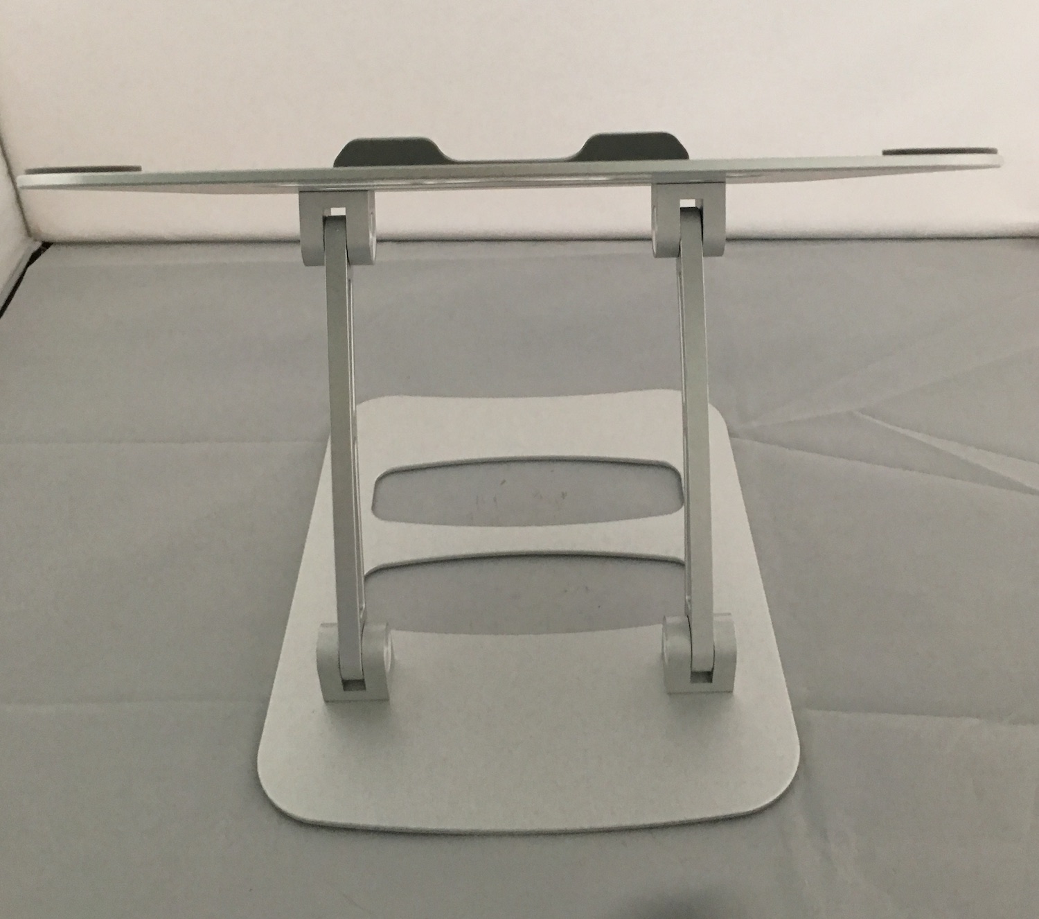 Red SGS 4mm Lightweight Portable Metal Laptop Stand Ipad Reading Stand