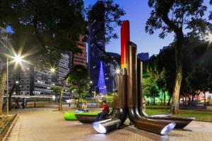 Quality Handmade Stainless Steel Sculptures Plaza Large Outdoor Metal Sculptures wholesale