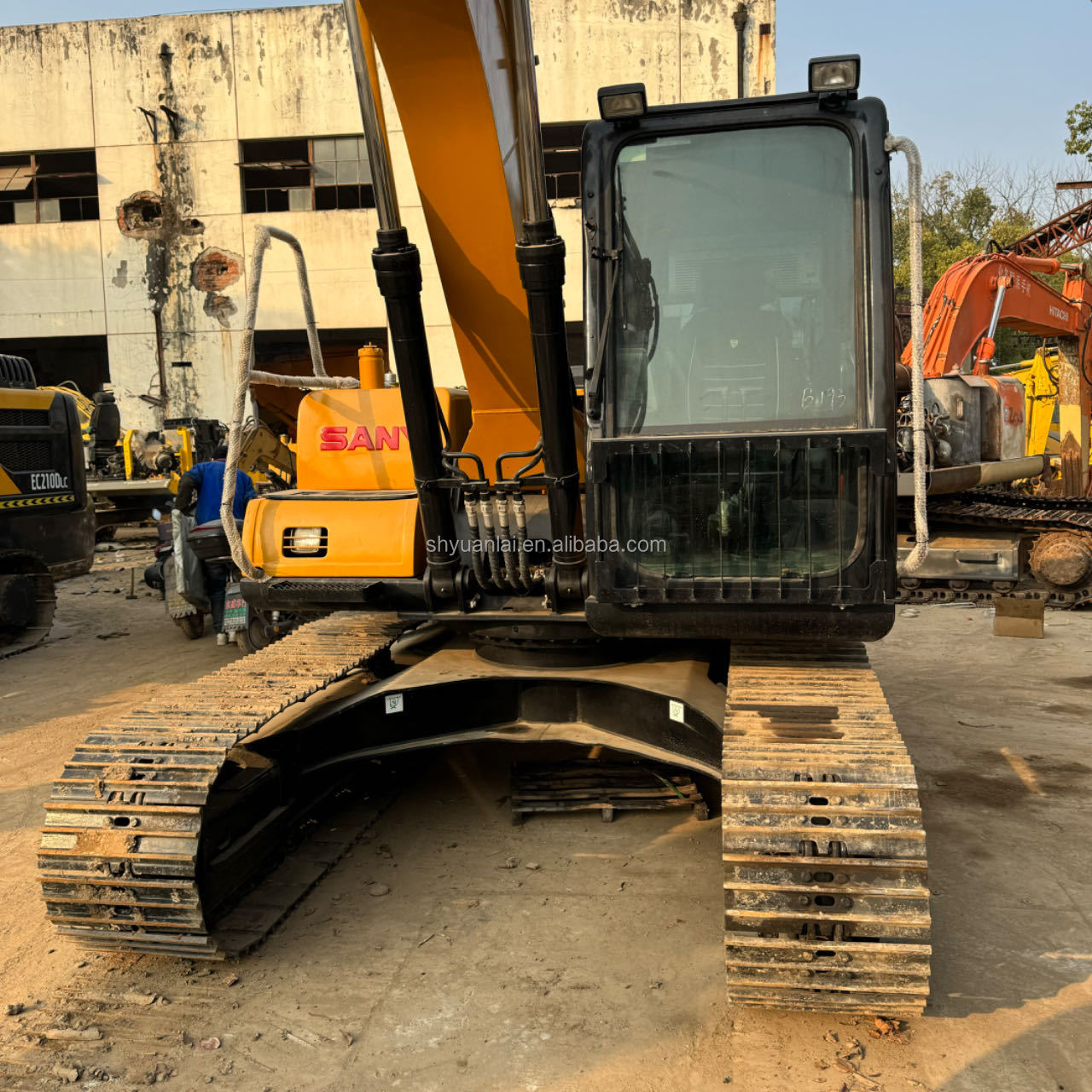 Excavator Sany135C Second Hand Komats featuring ORIGINAL Hydraulic Pump and Cylinder