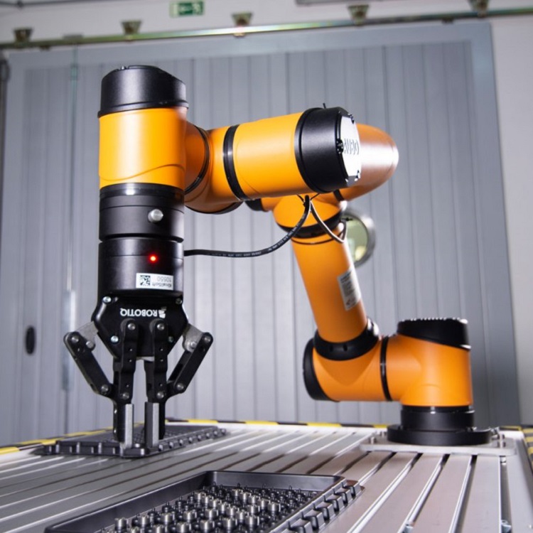 Mini Robot AUBO I3 Of Collaborative Robot With 3KG Payload Robotic Welding Arm As Welding Machine
