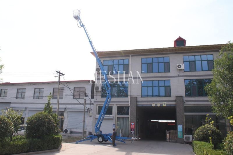 Towable Aerial Boom Lift Telescopic Lifter Boom Lift Access Platform For Construction