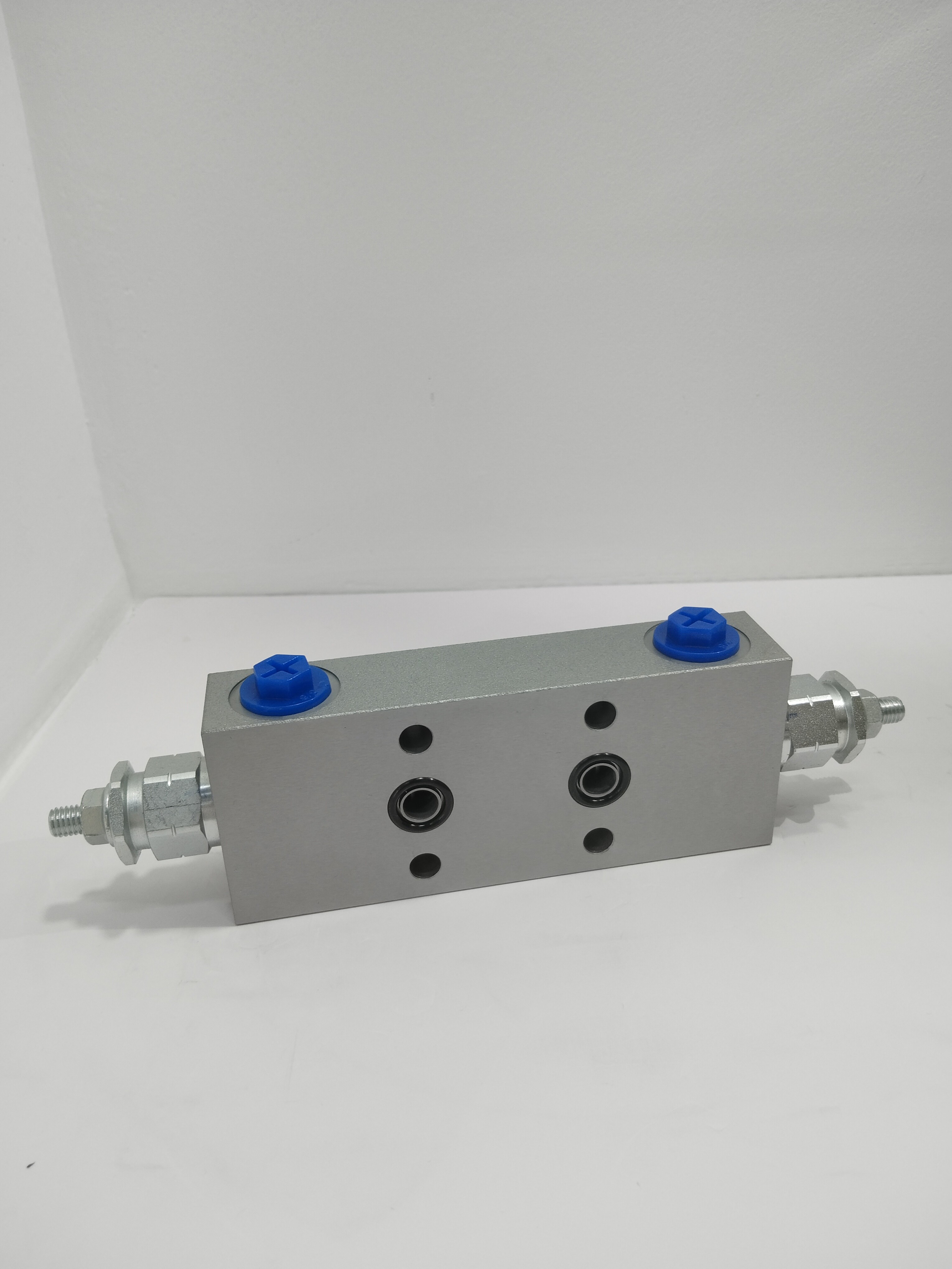 Hydraulic Overceter VBCD-ED-A Double Cartridge Valve With Flow Of 40L/ 60L/ 90L Overcenter Valve Set