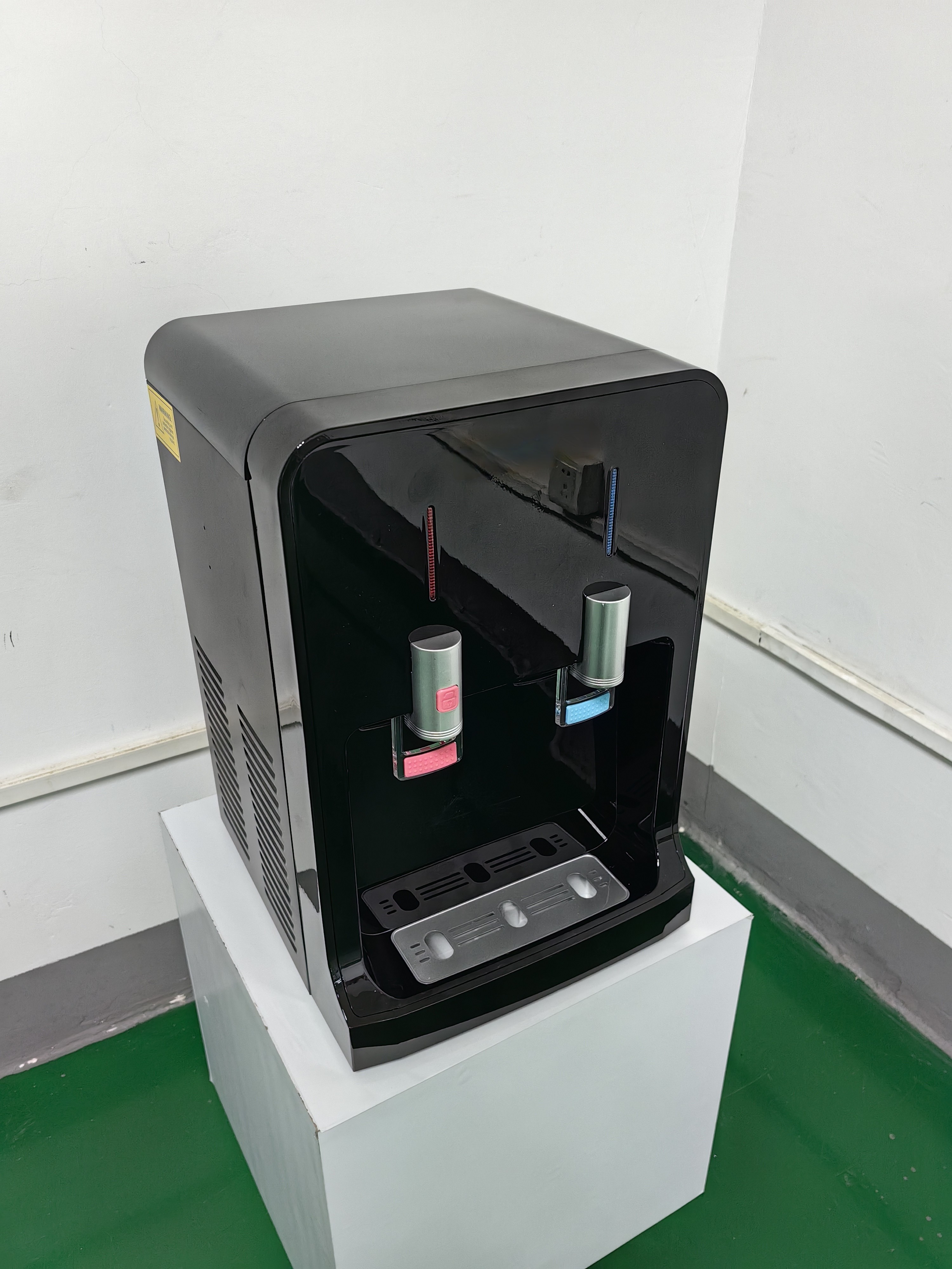 Durable Compact Hot Cold Water Dispenser For Home/Office/School