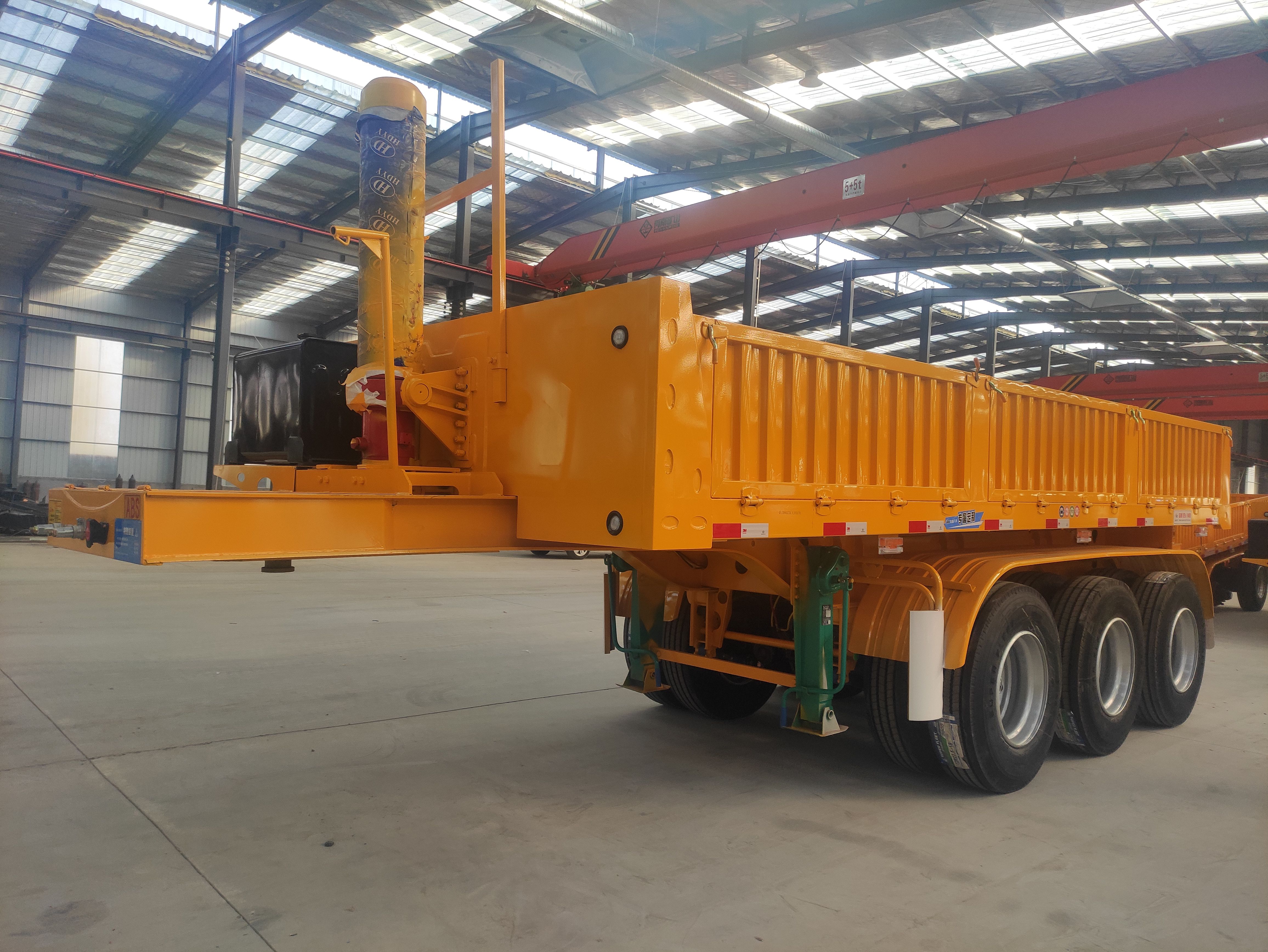 Truck Trailer 40 Cubic Meter Dump Tipper Semi Trailer with JOST or Yahua Landing Gear