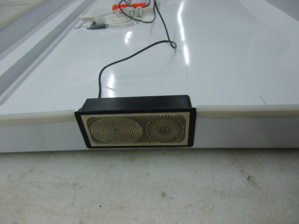 Custom Lighted Bathroom Smart Vanity LED Mirror with Rust Resistant Metal Chassis