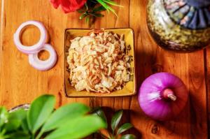 Quality clean 30*50 Yellow Palm Oil Crispy Fried Onion wholesale