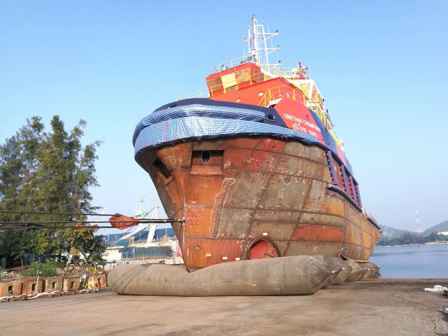 CCS Certificate Heavy Duty 1.5x14m Marine Airbags For Ship Launching