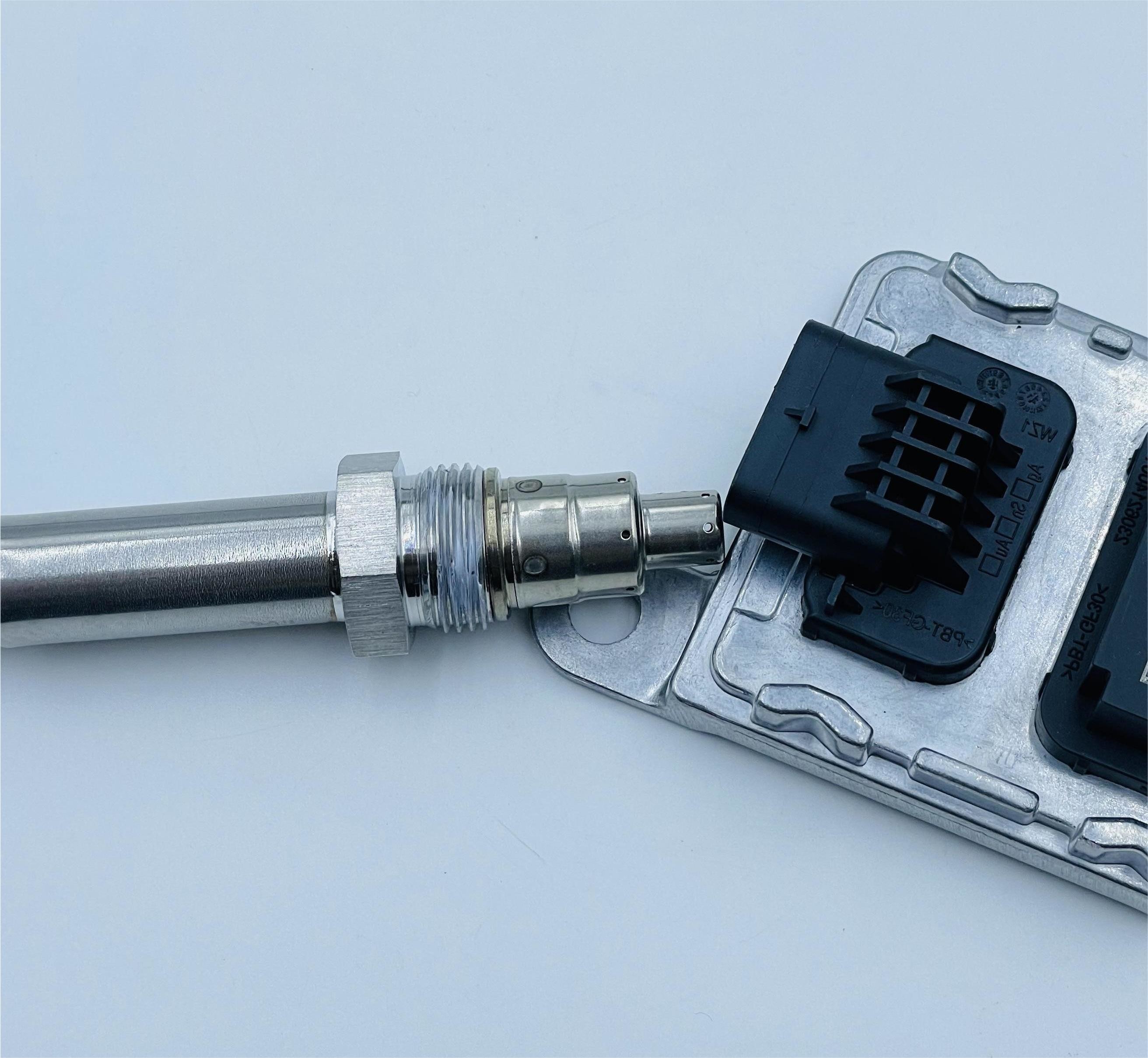 Nitrogen Oxide NOx Sensor For Mercedes Benz OEM A0009054014 SNS1153