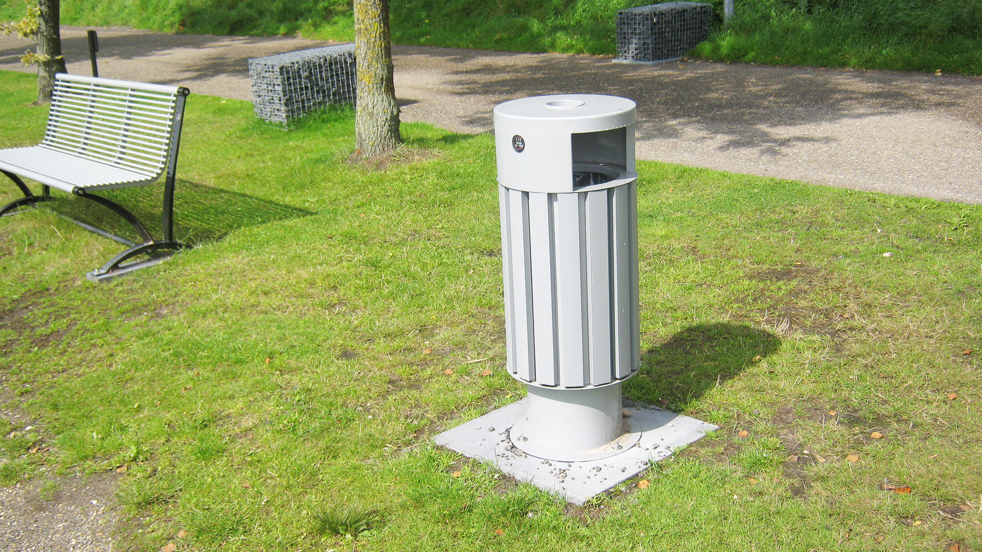 Outdoor Metal 2 Compartment Garbage Can With Iron Mild Steel Material