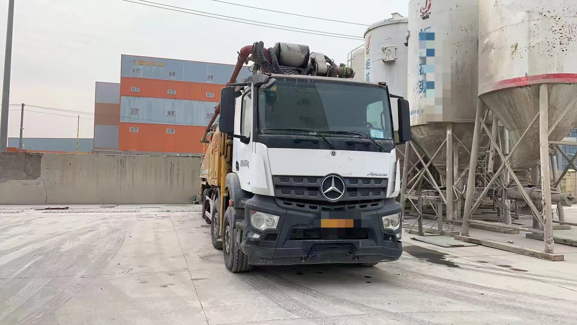 Mercedes Benz chassis concrete pump truck for sale 62m Schwing high quality pump truck 2020