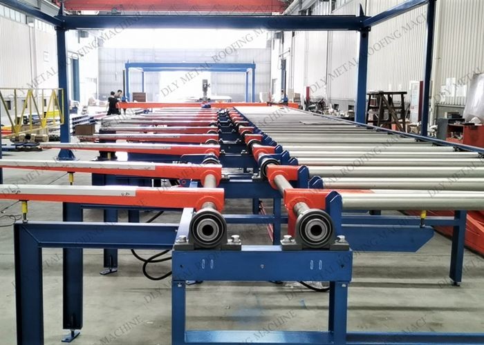 PIR Metal Roof Panel Machine 2000mm PU Sandwich Panel Roll Forming Machine