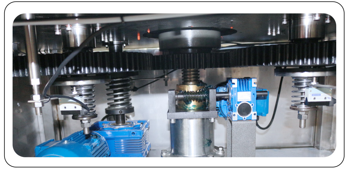 Fertilizer 1-5L Drum Eight Head Automatic Rotary Capping Machine
