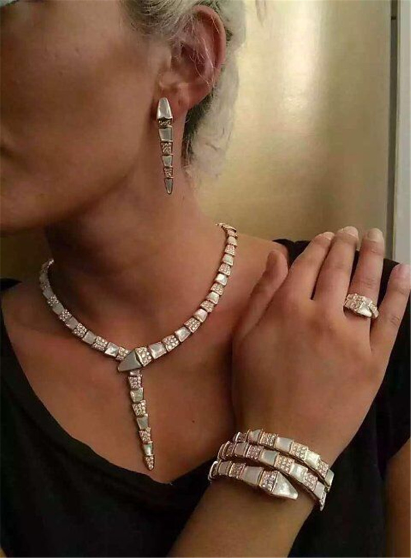 Luxury jewelry B Serpenti series necklace 18k gold white gold yellow gold rose gold diamond necklace