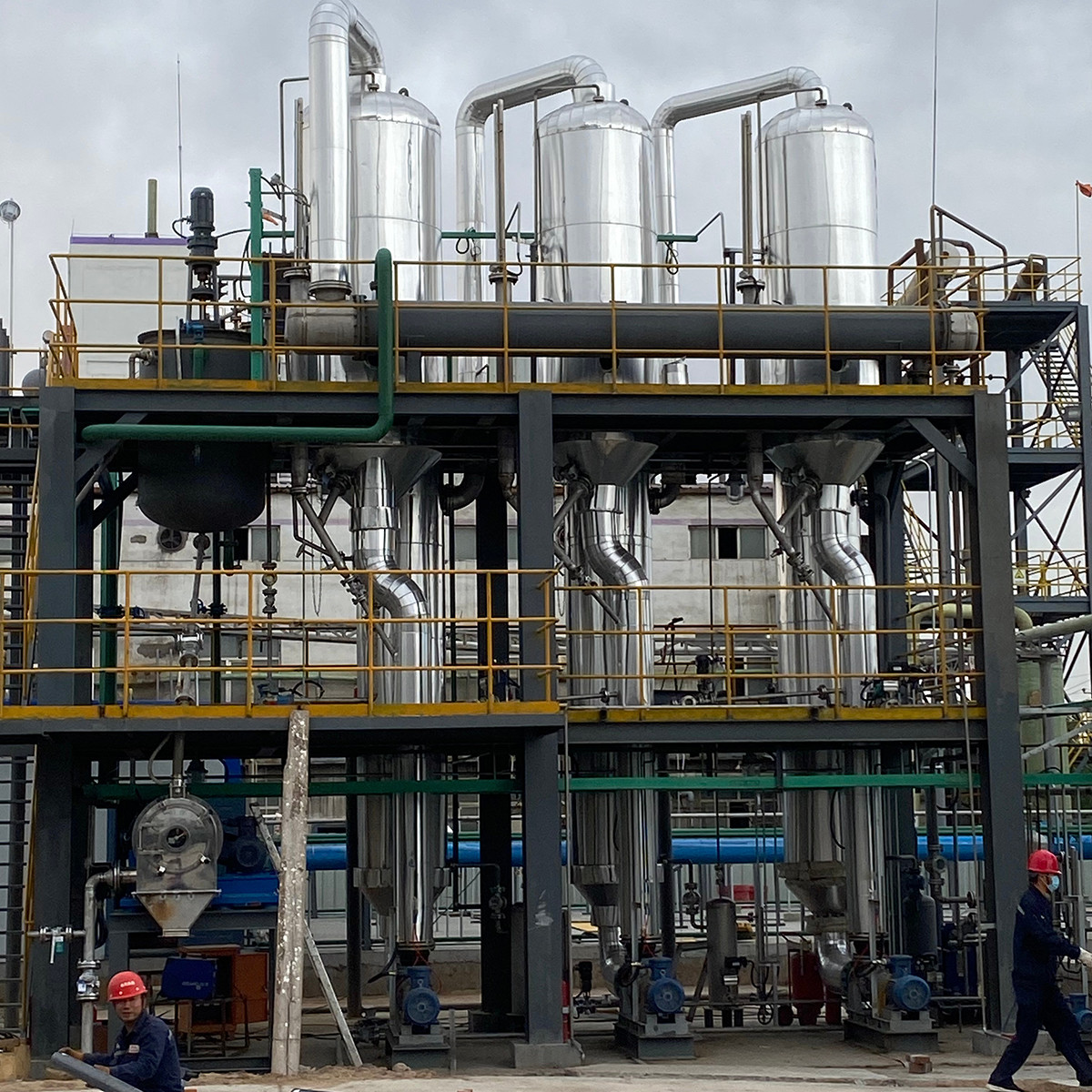 Energy-saving Multiple-effect Evaporator for Saline Wastewater Treatment in Pharmaceutical Biological Food and Chemical Industries
