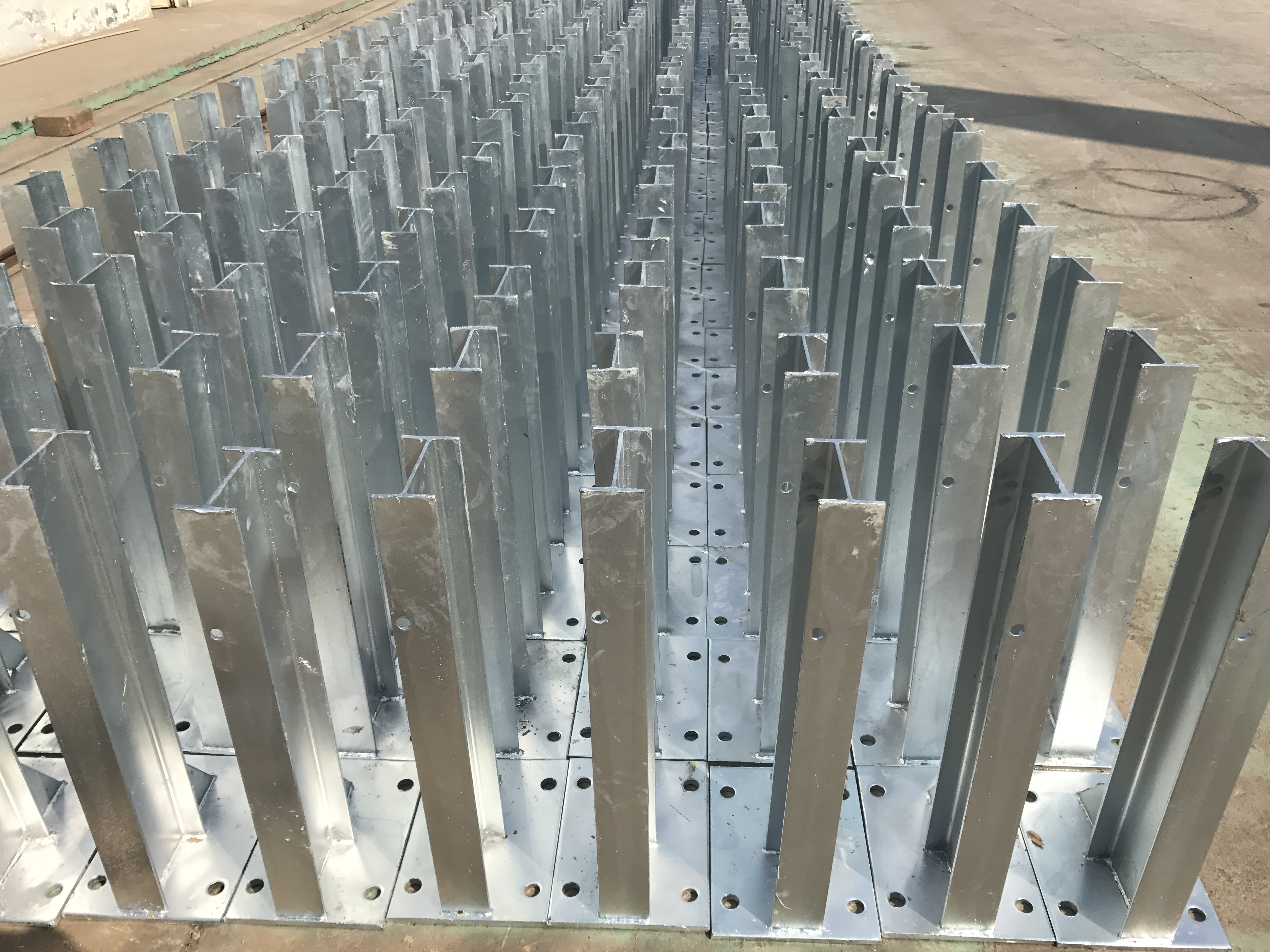 Galvanized Steel Guardrail Post For Roadway Safety On Highway Anti-Collision