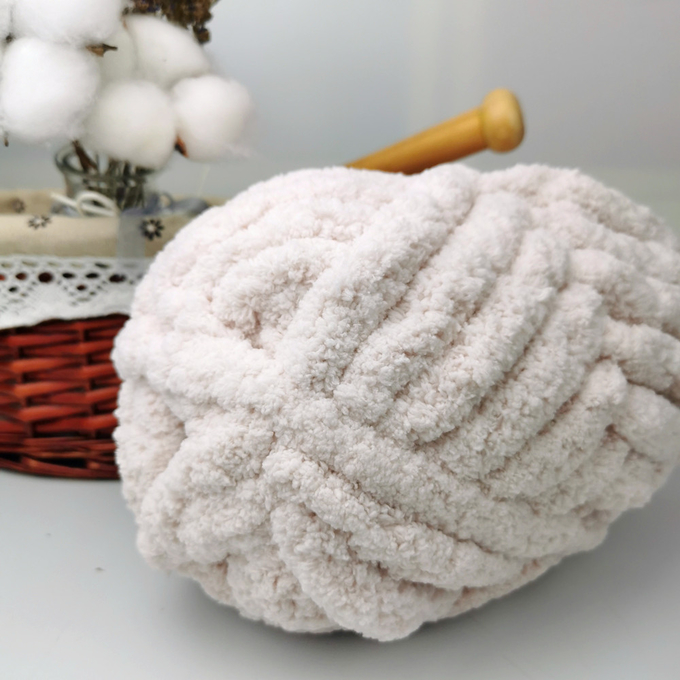 high quality super warm 1/0.14NM 100% Polyester chunky jumbo chenille yarn for arm knitting blanket