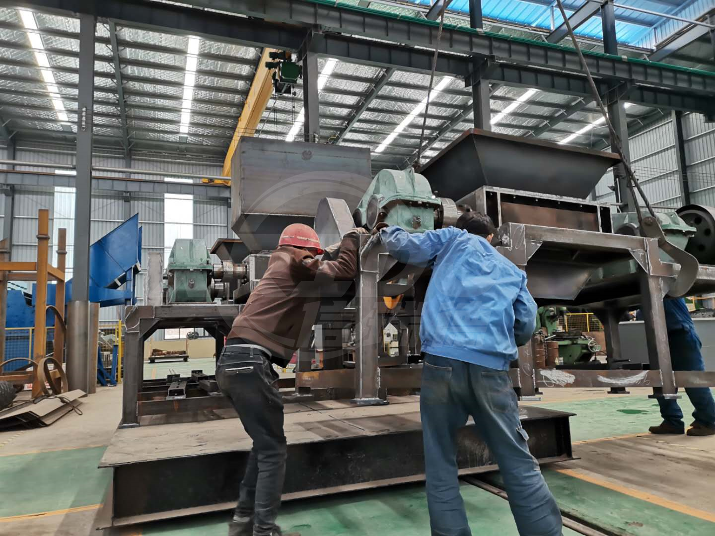 Shredding Recycling Metal Shredder 300Kg/H-22000Kg/H Industrial Steel Shredder