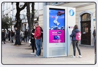 Outdoor Digital Signage LCD Advertising Display Floor Standing 8ms