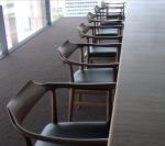 Pu Wooden Kennedy Armchair 480*460*760mm For Dining Room