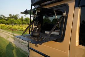 Quality Aluminum Alloy Rear Gullwing Window For Mercedes G-Class W463 Within 1989 wholesale