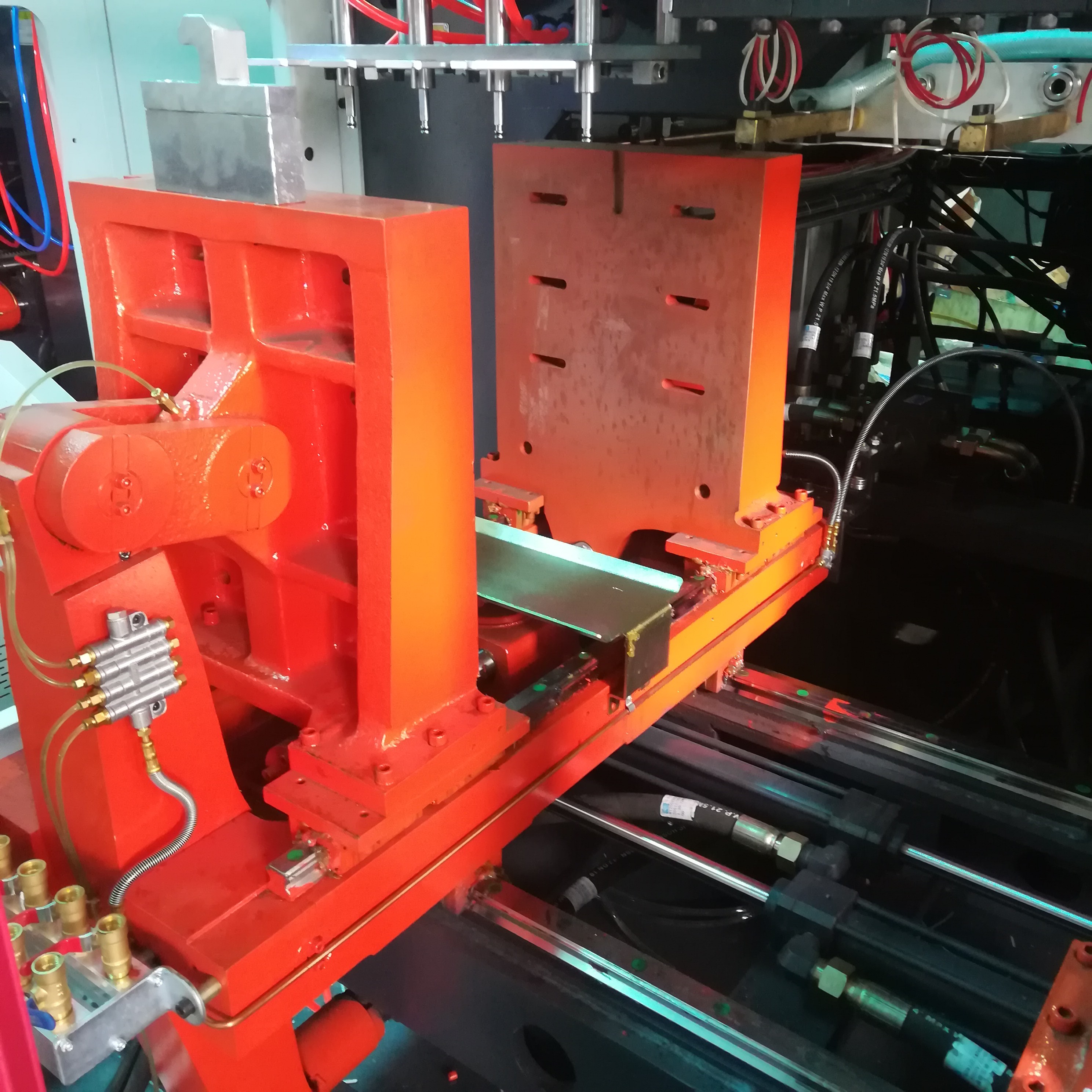 Automatic Extrusion Blow Machine With 20s/Pc Cycle Time 3 - 4 Die Head