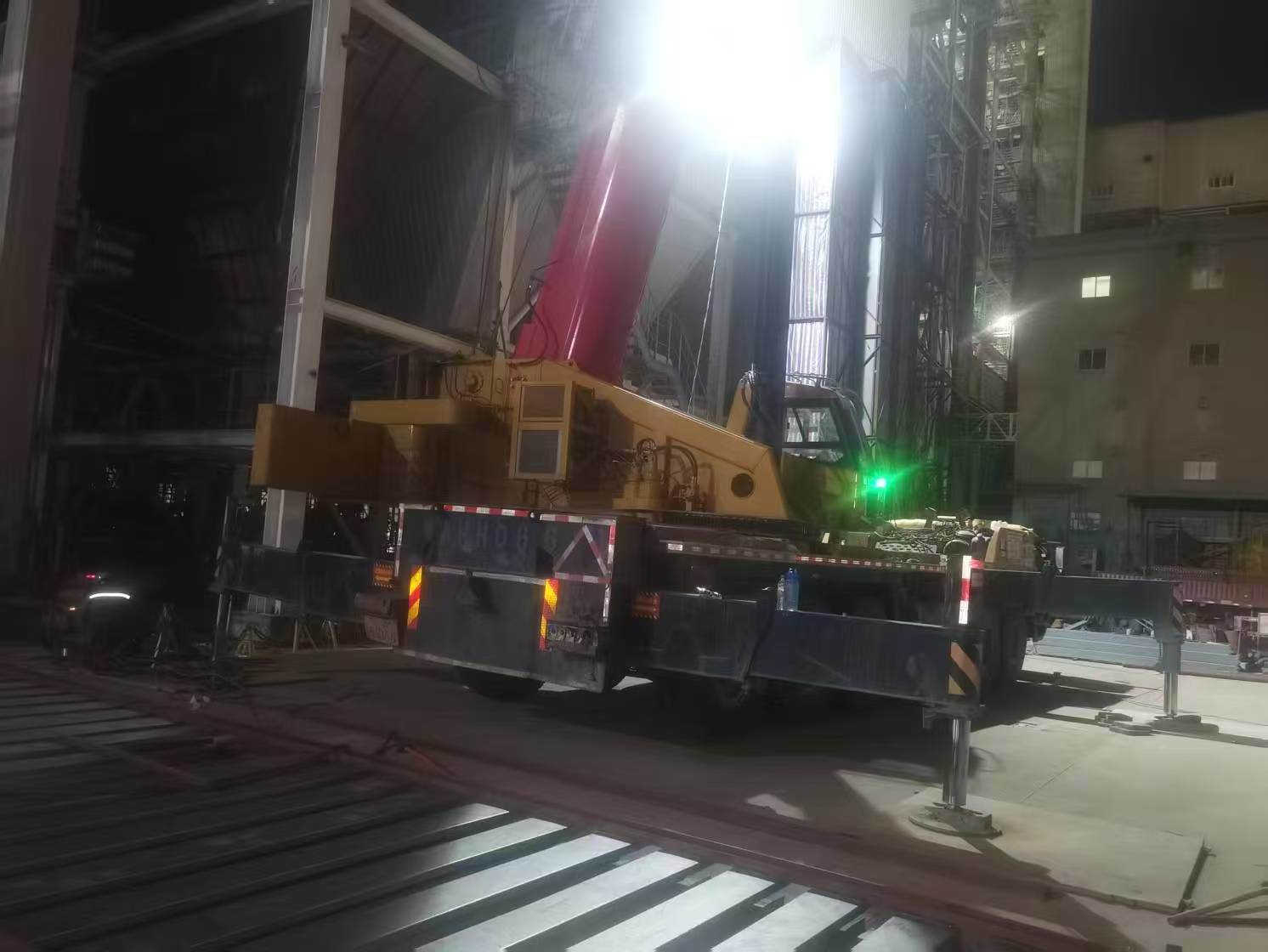 China Construction Lifting Equipment Cranes Hydraulic Truck Mounted Used SA NY SAC1300C8 130t Mobile Truck Cranes Price for Sale