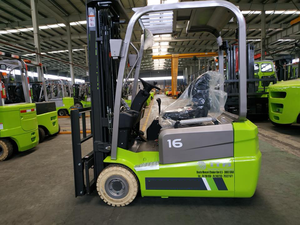Convenient Monta Cargas Li-ion Battery Electric Reach Truck with Battery Charger