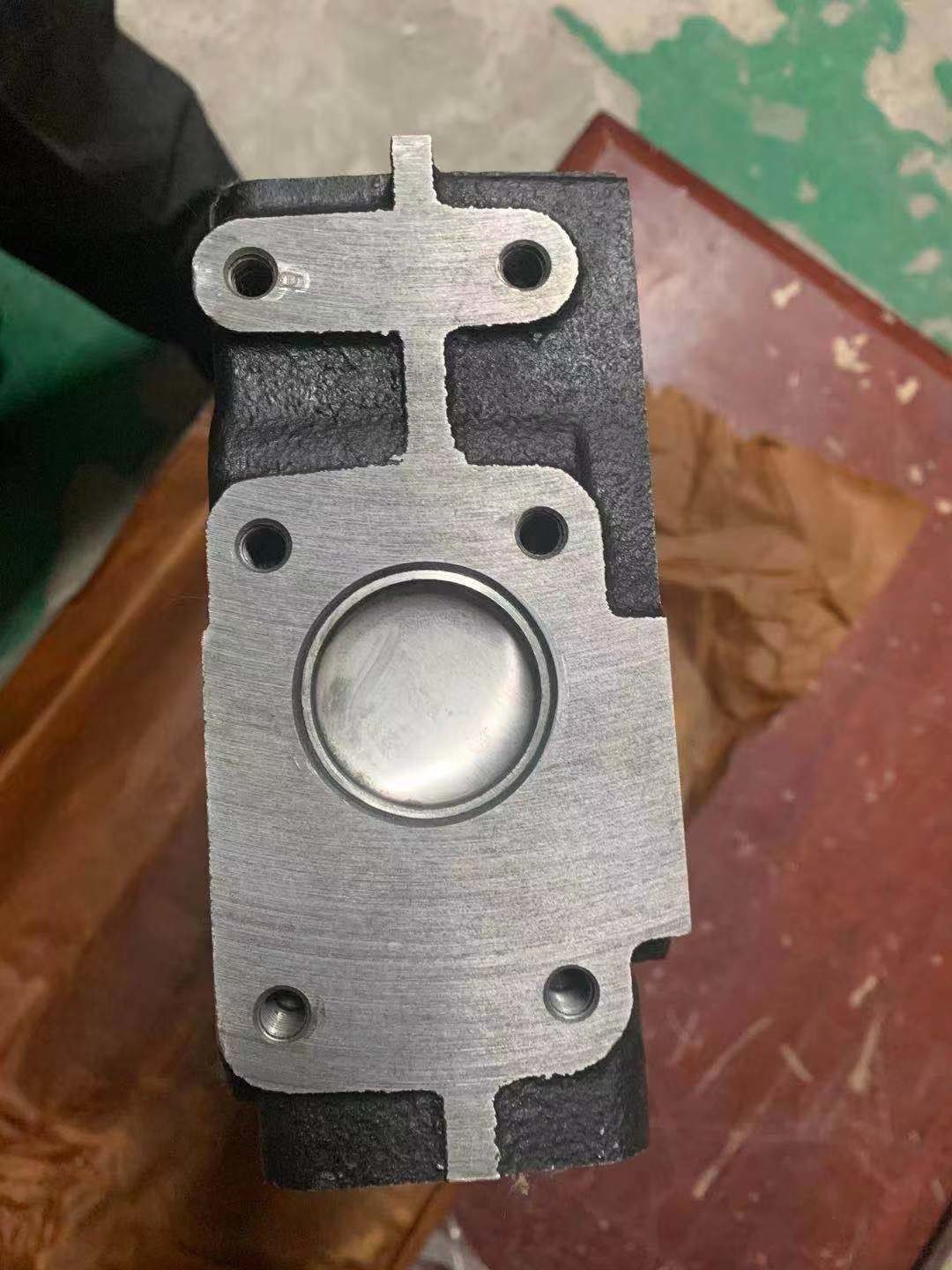 Brand new 4TNV88 Cylinder Head for Yanmar 4TNV88 with glow plug