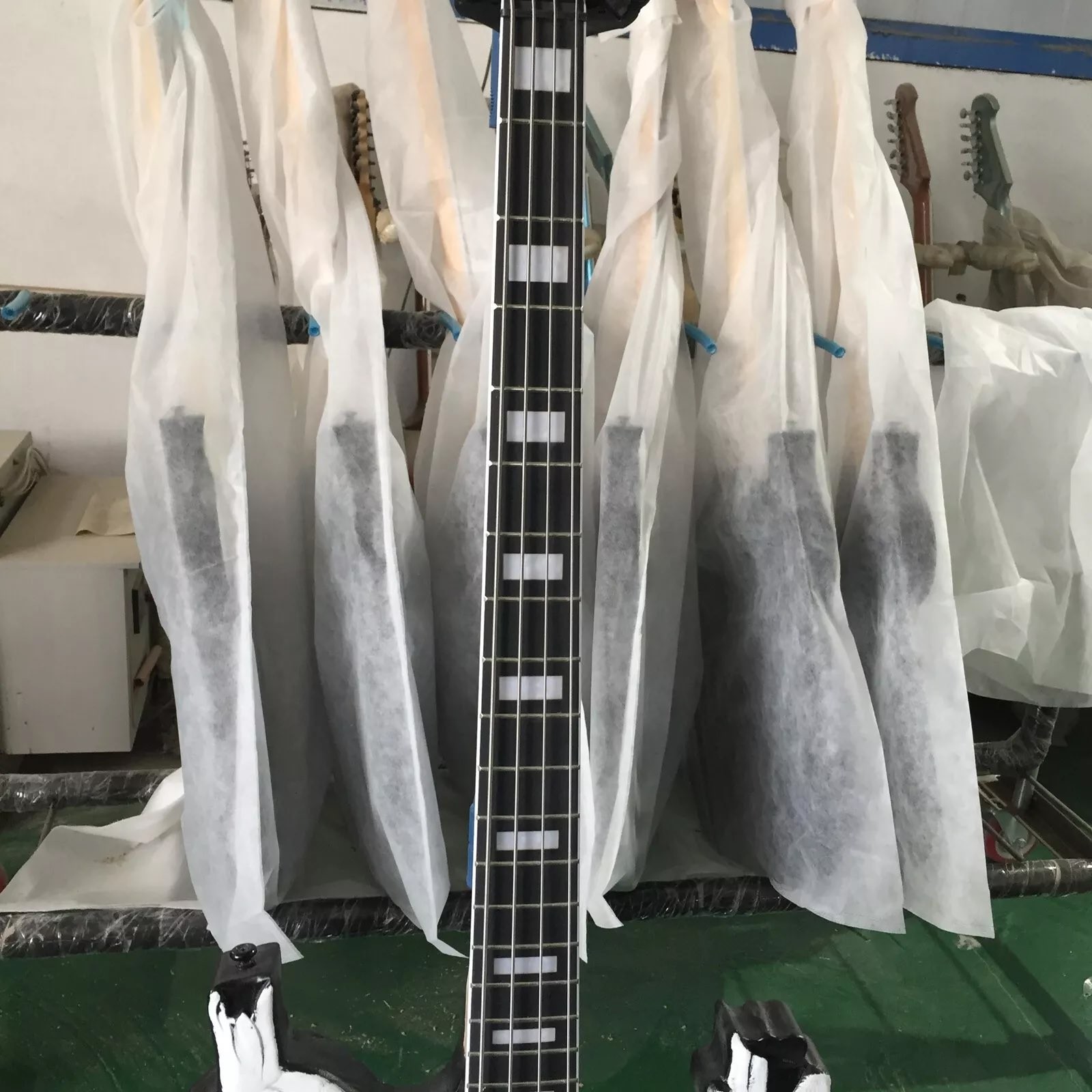 Factory George Lynch Skull Skeleton 4 Strings Electric Bass Guitar Basswood Body