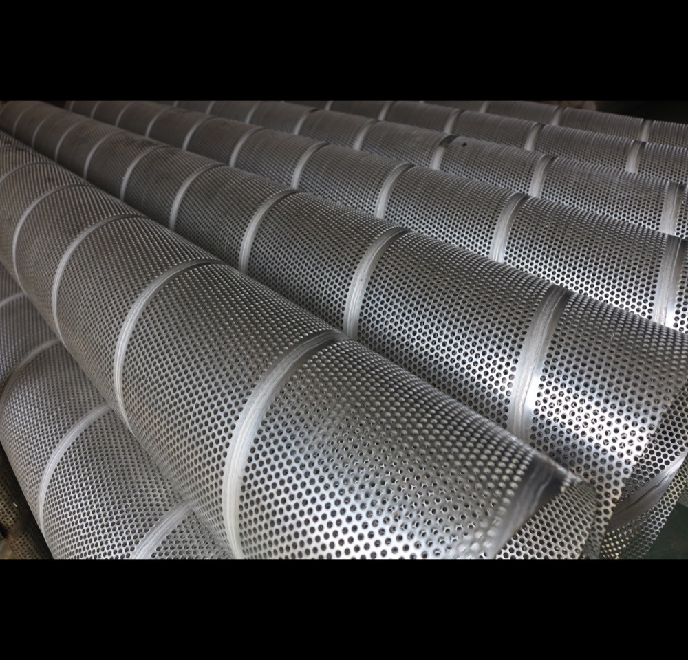 Durable Sand Control Screens Mesh For Oil & Gas Industry , Perforated Stainless Steel Pipe
