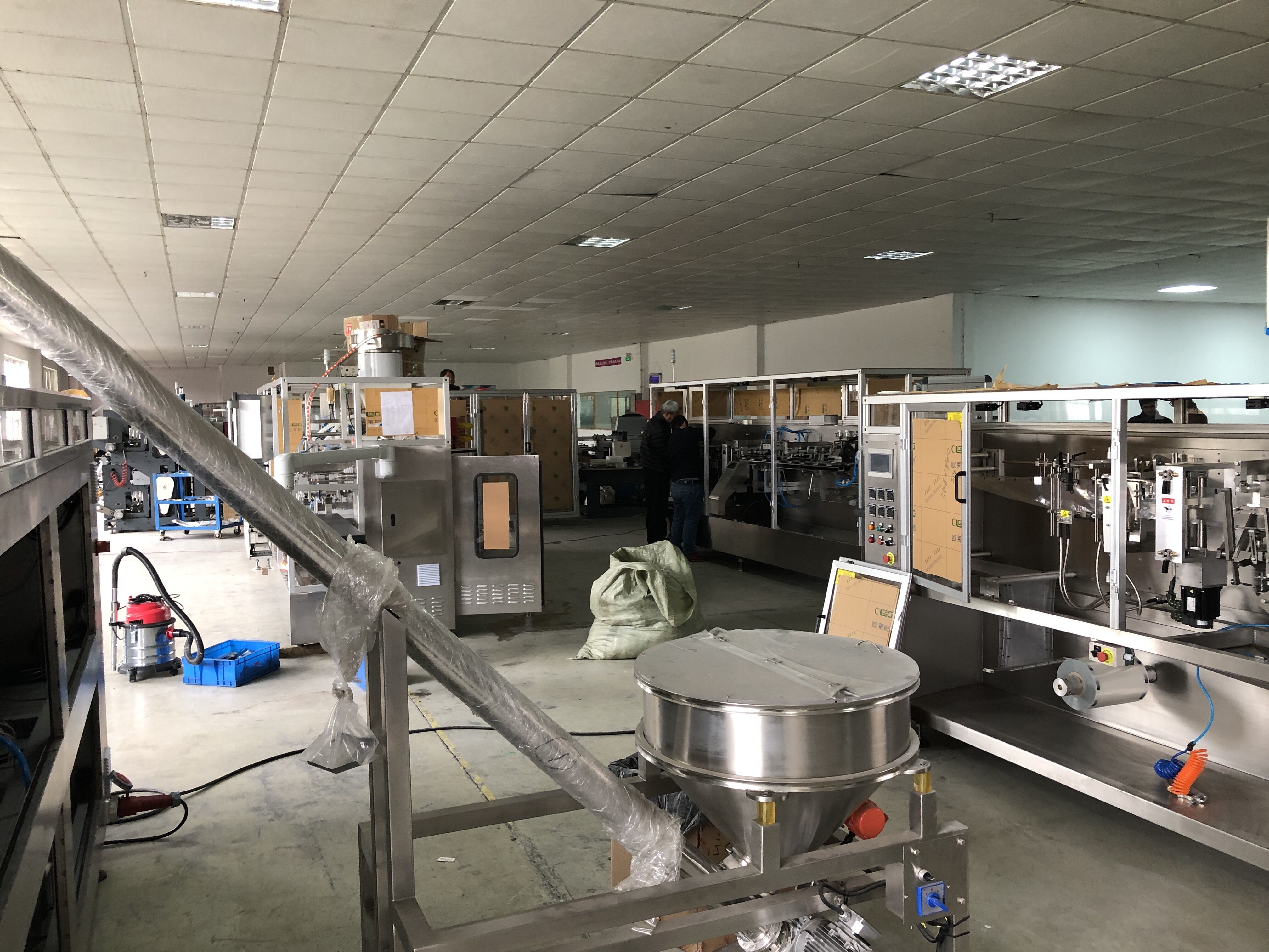 Moisture Cream Vacuum Emulsifying Mixer Homogenizer 3000 R.P.M Viscous Fluid