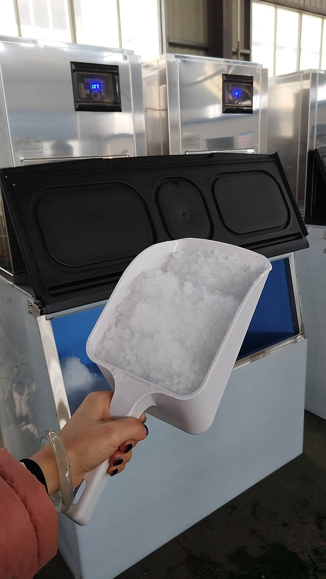 900KG Cube Ice Machine for Party 1227*980*2060 mm Video outgoing-inspection Provided