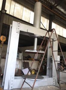 Quality Heavy Duty 400 Ton Forklift Tyre Press Machine For Solid Tire Loading / Unloading wholesale
