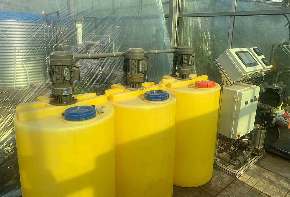 Wet Curtain Controlled Inlluminating Greenhouse