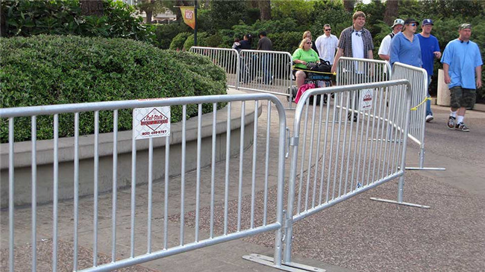 Hauler Models 1/72 MOBILE BARRIERS for temporary outdoor crowd control barriers