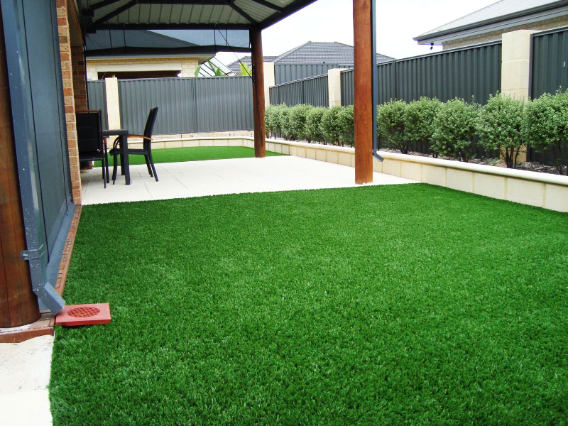 Green Backyard Fake Grass Rug Indoor With Single PP Back Ornamental