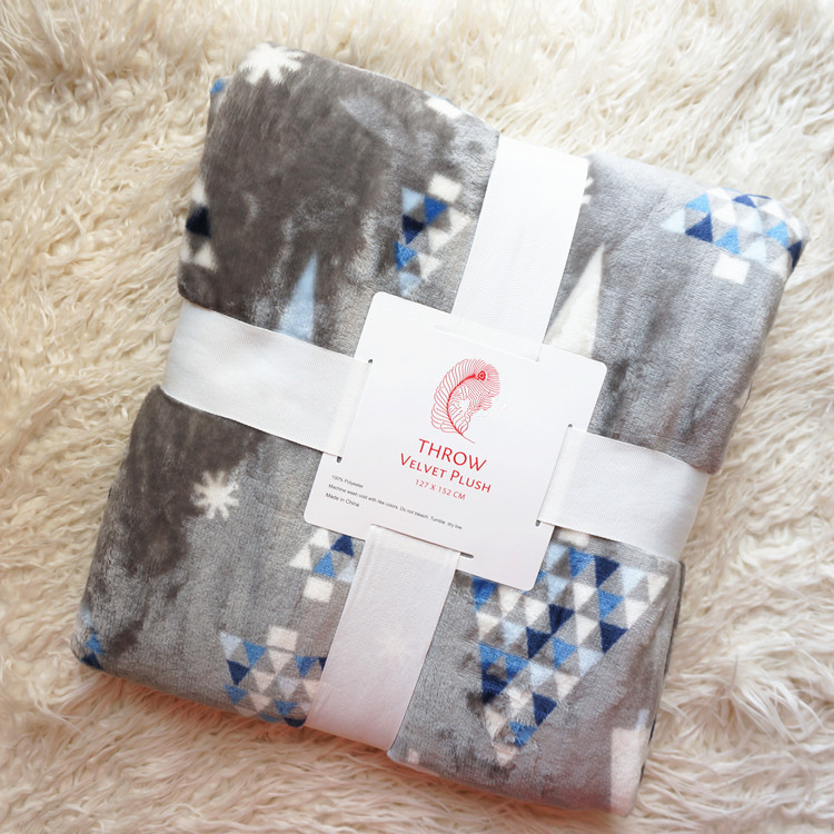 Warm Rotary Printing Flannel Print Blanket , 100 Polyester Plush Blankets 220*240CM