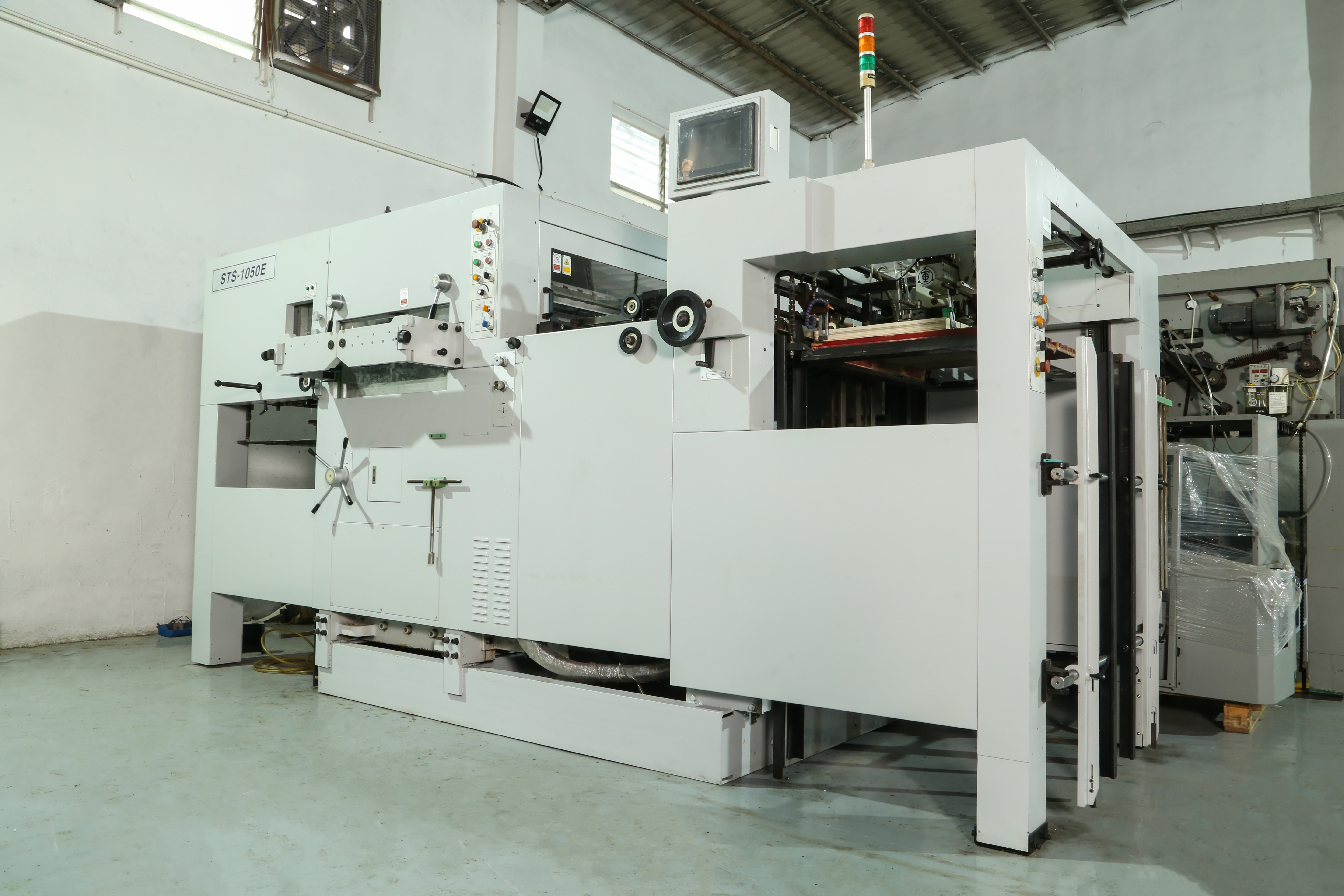 1150mm Max. Workable Width Polar 115E Paper Cutting Machine For Retail Customers