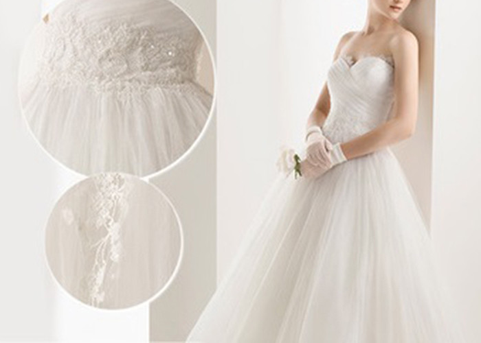Sexy Short Fitted Wedding Dress Off White Strapless Waist Lace And Beads / Tulle Pleating Dress