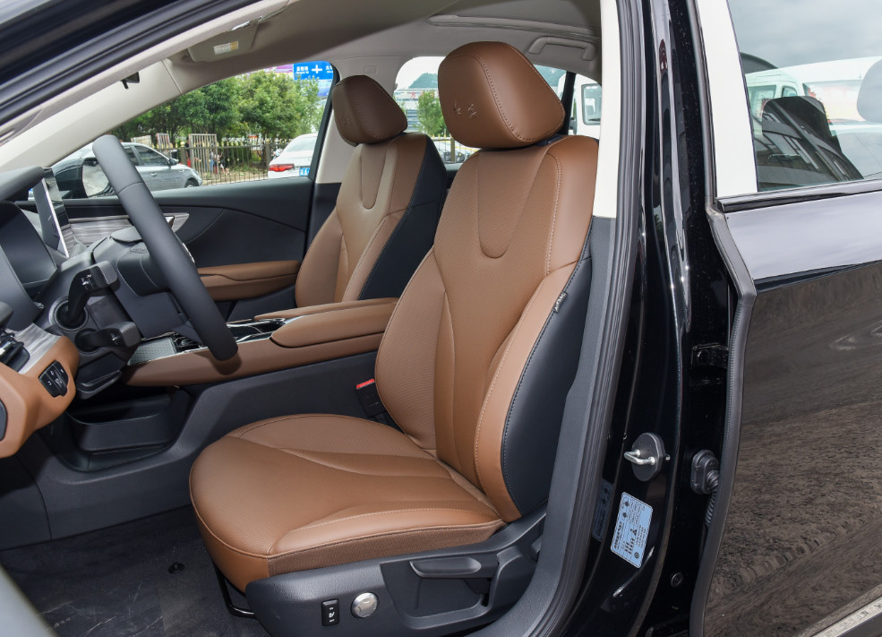 140Kw Hongqi EV Cars 5 Seat Sedan Small Size SUV Black