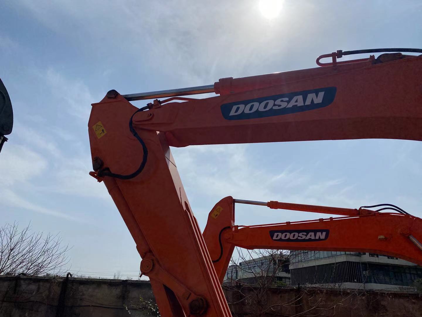 Doosan hot sale Excellent quality second hand hydraulic crawler excavator DOOSAN DH420 used digging machine best selling